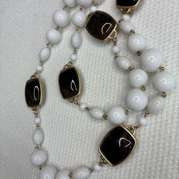 Plunder Necklace EMBRY- WHITE BEADS w/DARK MARBLED STONES Jewelry Women’s - Picture 6 of 8
